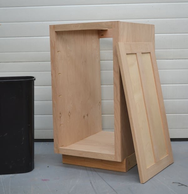18" Kitchen Base Cabinet (Face Frame) Trash Pull Out or Storage Cupboard with Door