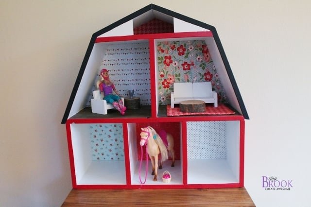 Barn Dollhouse