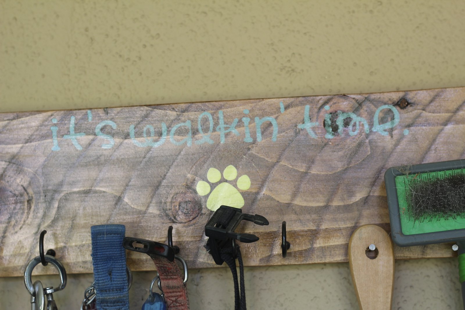Dog Leash hanger — step 4