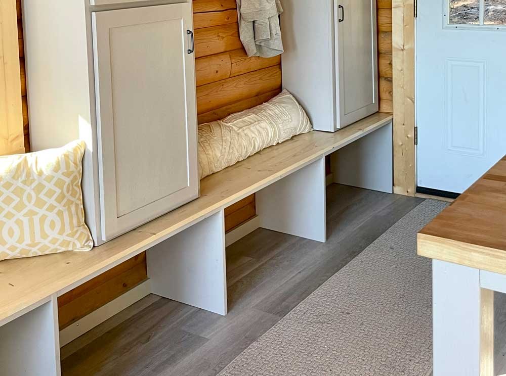 Easiest to Build Mudroom Bench