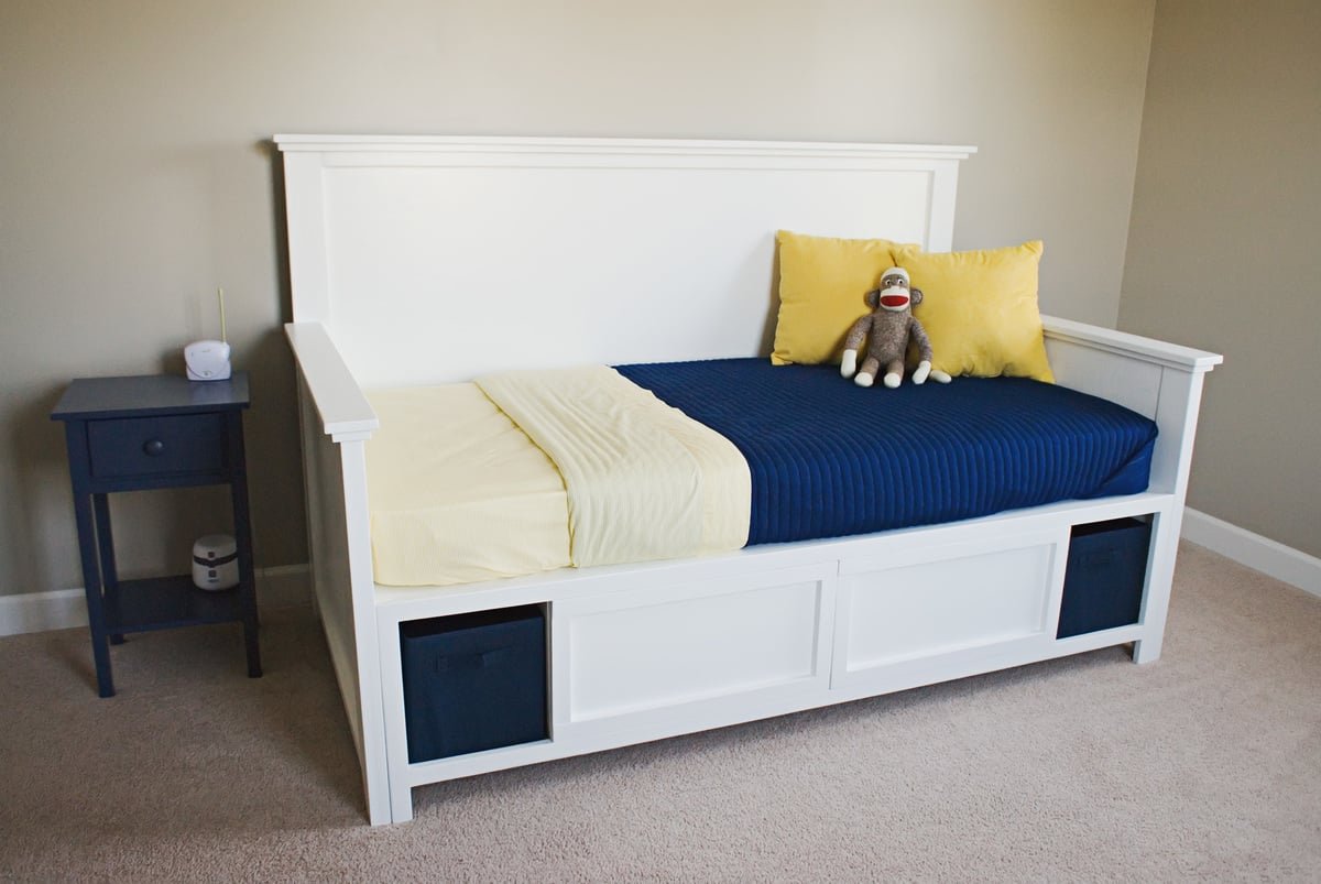 Hailey Storage Daybed with Back and Arms