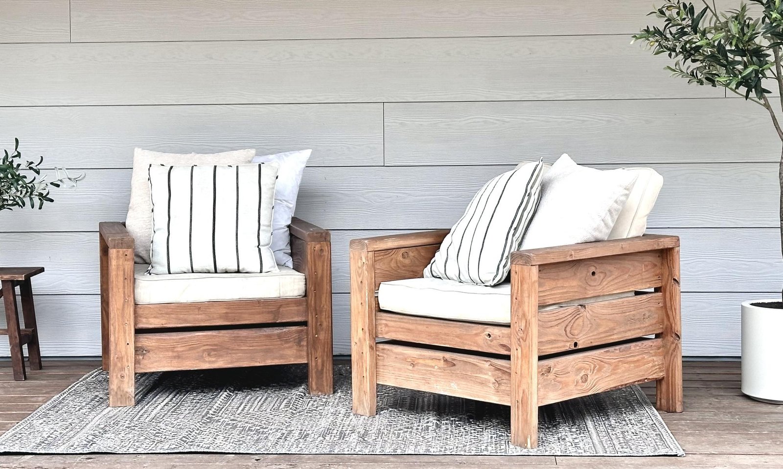 Modern Outdoor Chair from 2x4s and 2x6s