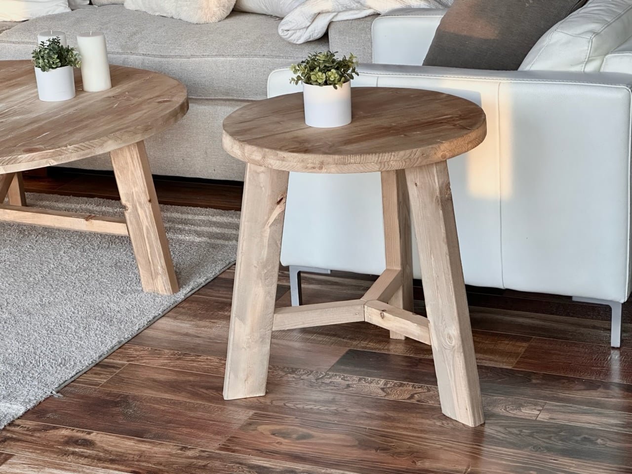 Rustic Farmhouse Round End Table