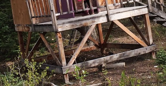 Simple Playhouse Deck — step 6