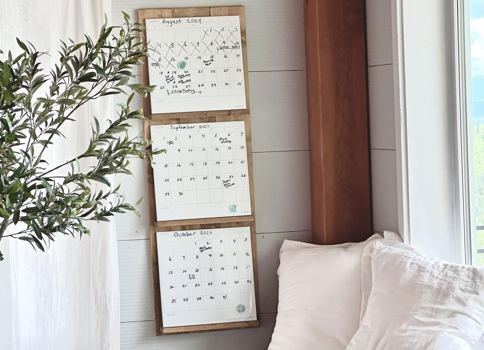 Three Month Easy to Rotate Wall Calendar Shelf