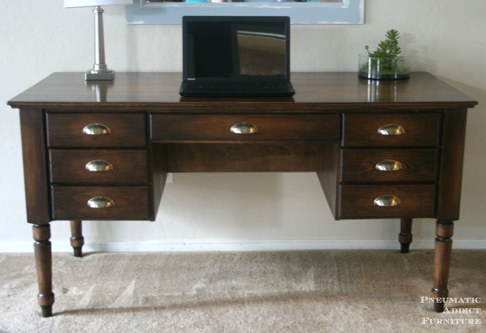 Turned Leg Traditional Desk